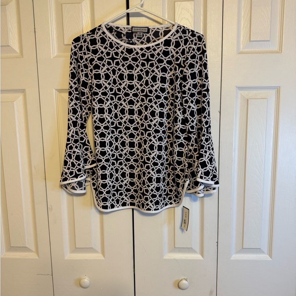 Sam and‎ Jess white and black blouse